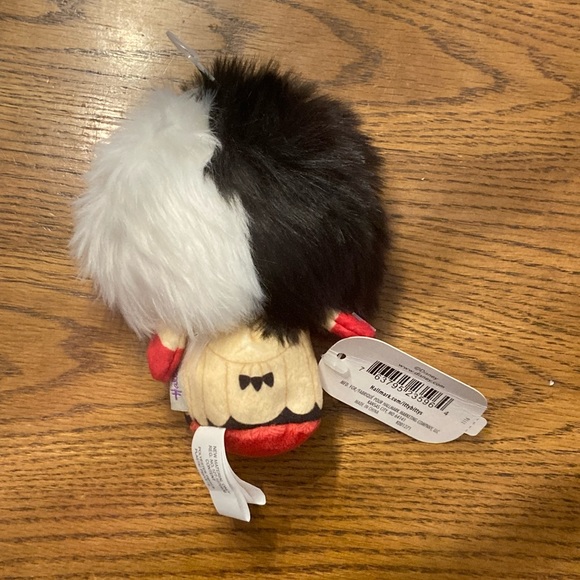Hallmark Itty Bittys - Cruella de Vil 🖤🤍❤️ - Picture 5 of 5